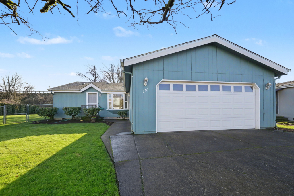2713 Maia Loop. Springfield, OR 97477 rrr